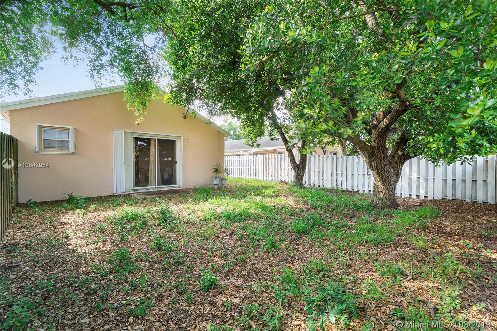 4334 Southwest 72nd Way Davie, FL 33314 - Photo 21 of 23