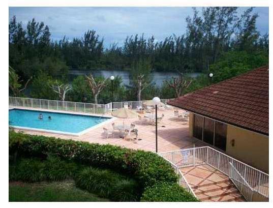 8200 Southwest 210th Street, Unit 320 Cutler Bay, FL 33189 - Photo 15 of 32
