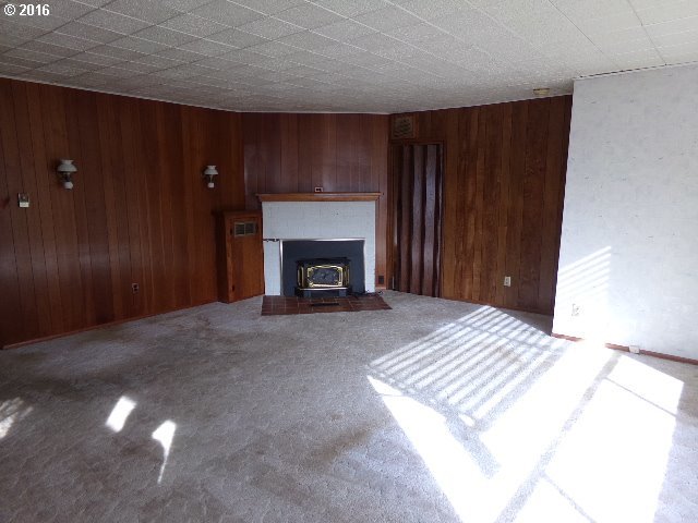 386 Page Road Winchester, OR 97495 - Photo 2 of 15 Gallery Image 2