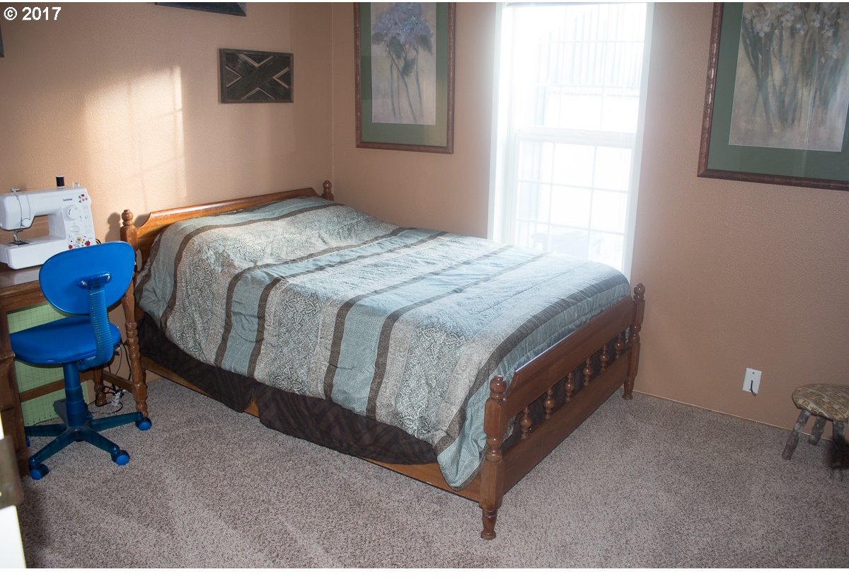 17240 Gadwall Road Bend, OR 97707 - Photo 16 of 21 Gallery Image 16