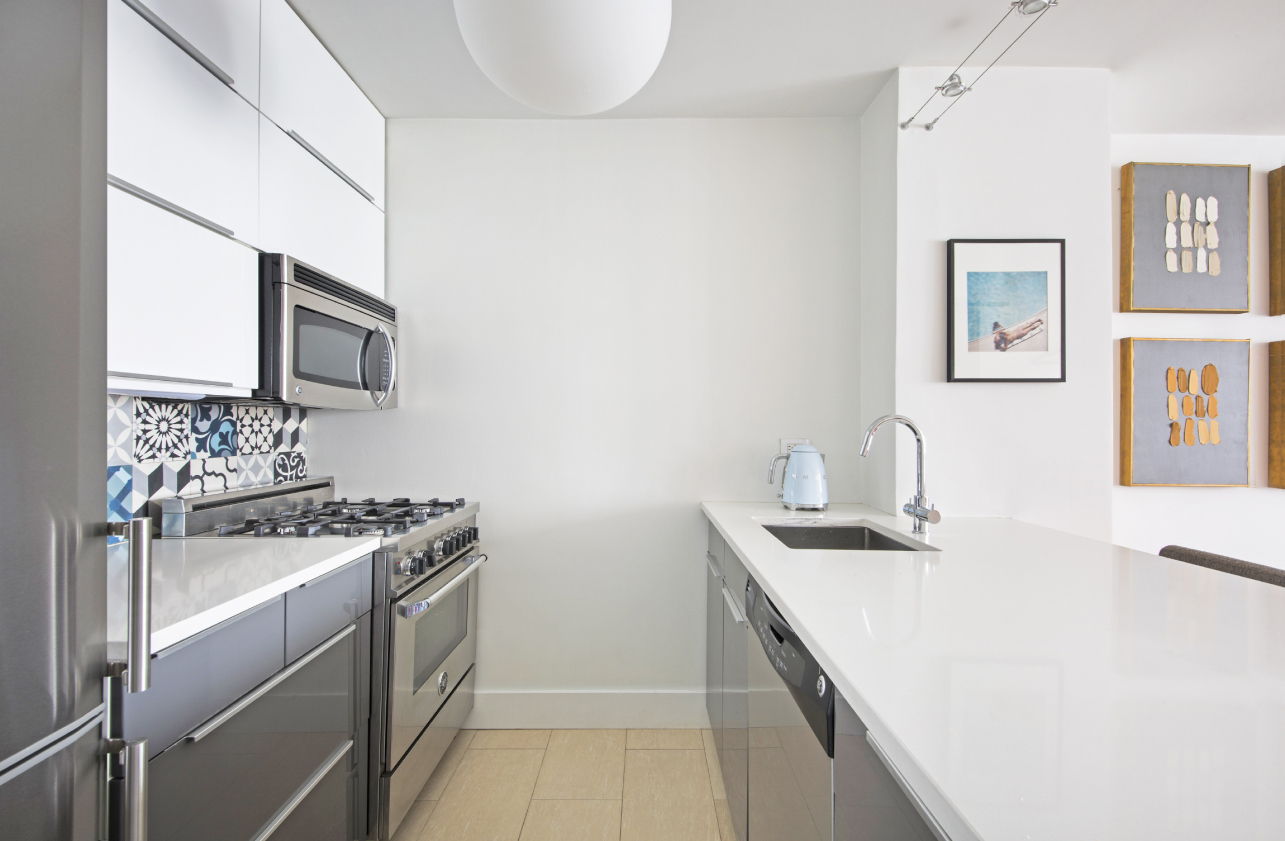 30 West 61st Street, Unit 17E Manhattan, NY 10023 - Photo 3 of 9