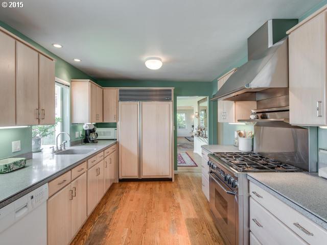 7907 Southwest Ruby Terrace Portland, OR 97219 - Photo 6 of 16