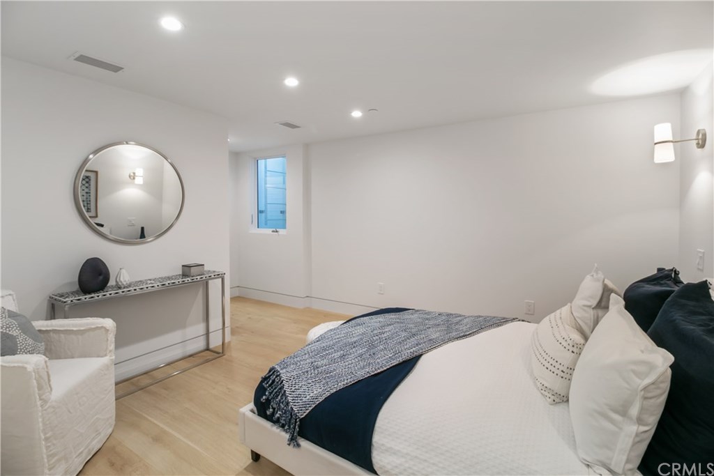 2120 The Strand Hermosa Beach, CA 90254 - Photo 39 of 51