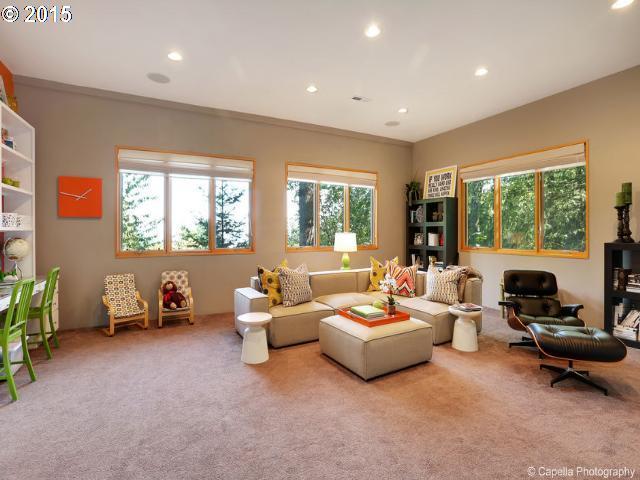 4916 Southwest Barnes Road Portland, OR 97221 - Photo 15 of 16