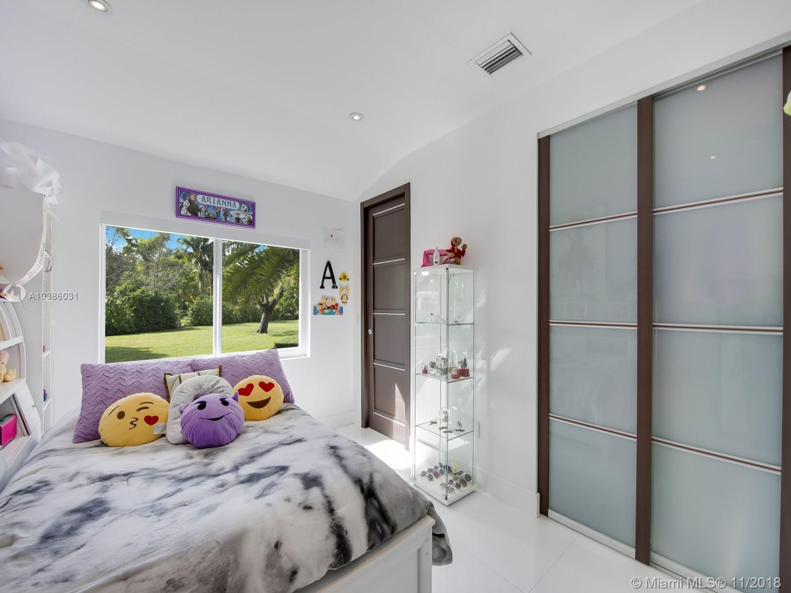 5250 Southwest 62nd Avenue Miami, FL 33155 - Photo 16 of 24