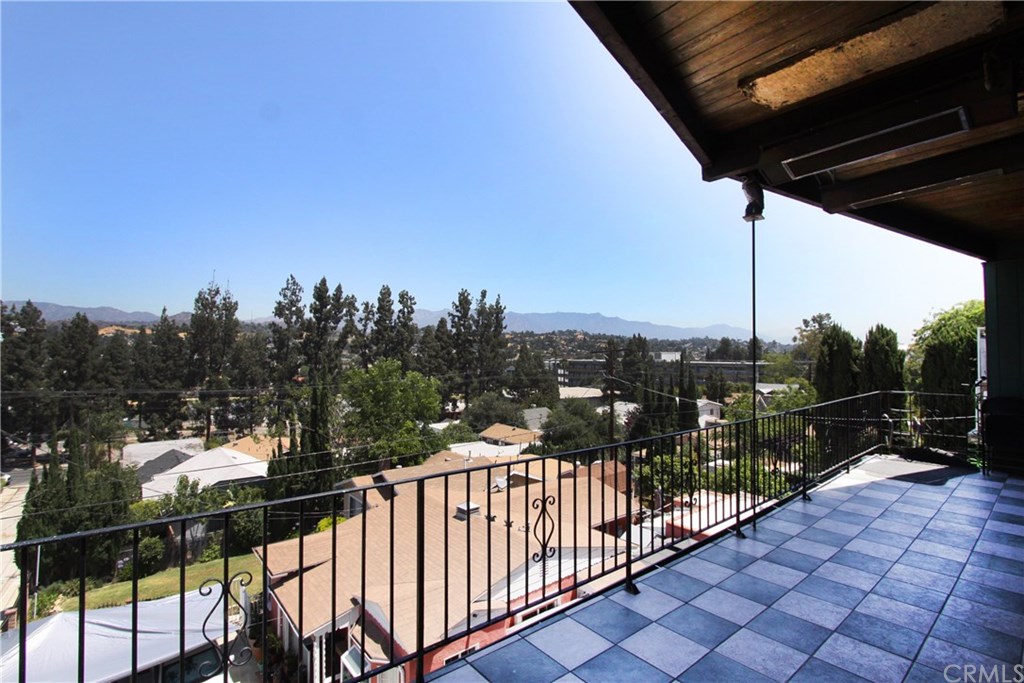 5337 Raphael Street Los Angeles, CA 90042 - Photo 8 of 29