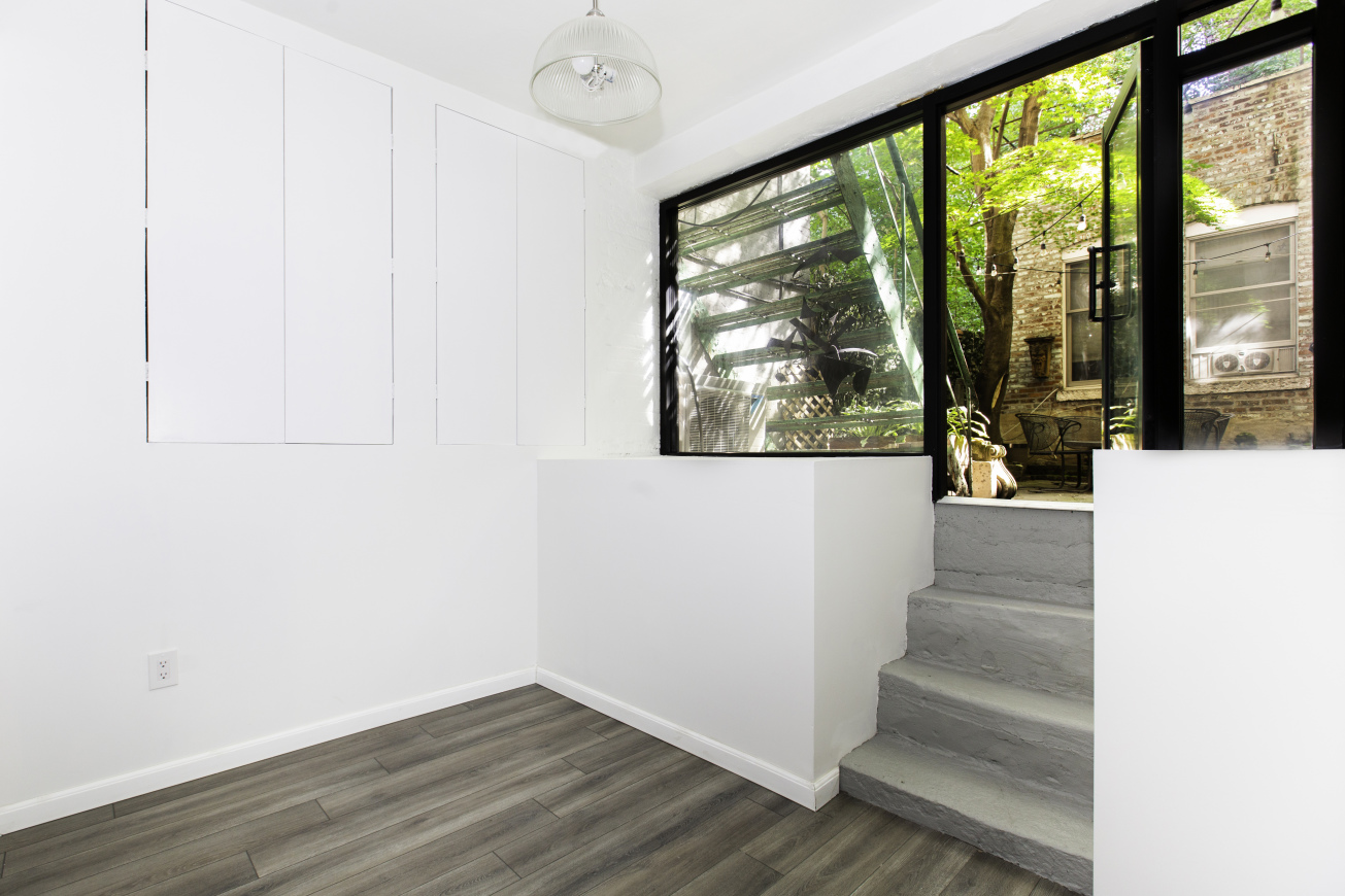 198 6th Avenue, Unit 1 Manhattan, NY 10013 - Photo 2 of 13