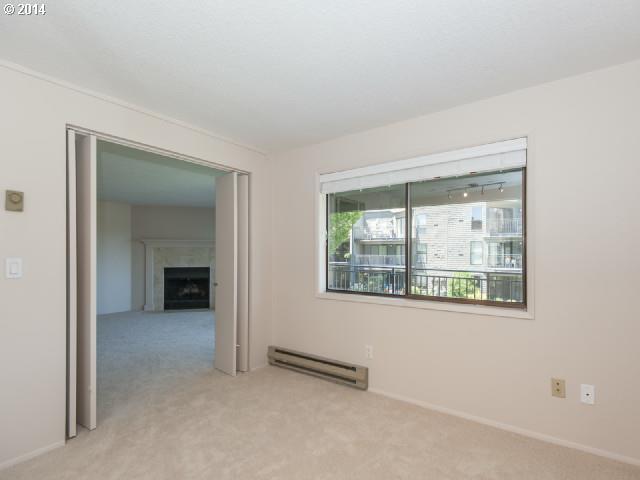 5630 South Riverside Lane, Unit 11 Portland, OR 97239 - Photo 15 of 16 Gallery Image 15