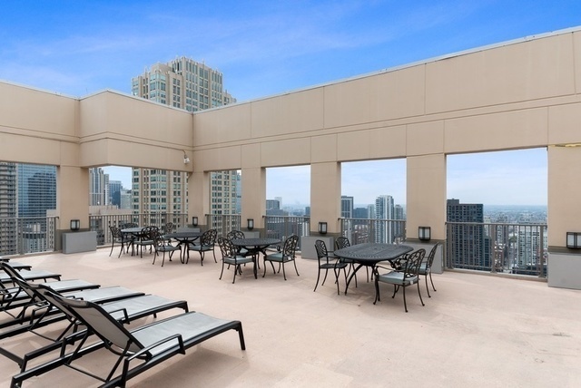 2 E Erie St, Chicago, IL 60611 - Photo 32 of 35