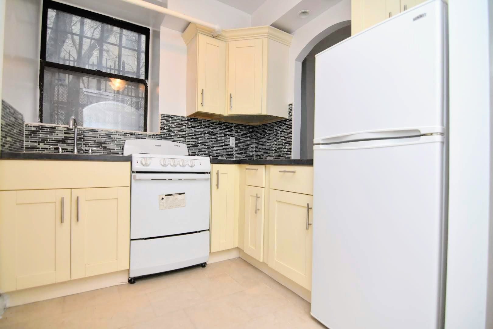 541 West 156th Street, Unit B3 Manhattan, NY 10032 - Photo 2 of 5