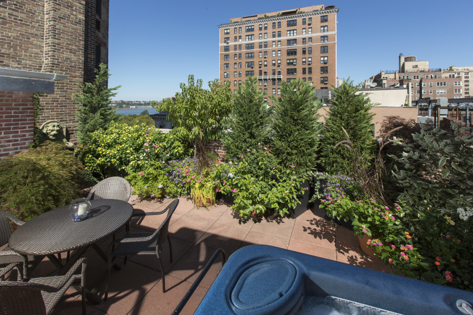 323 West 74th Street Manhattan, NY 10023 - Photo 18 of 24