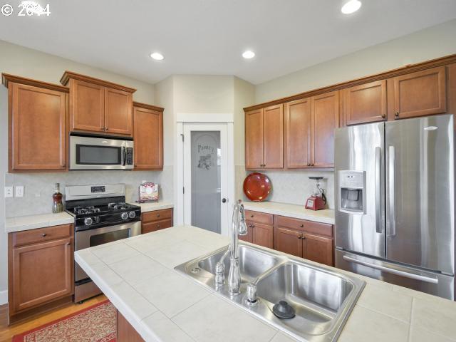 620 Southwest 171st Avenue Beaverton, OR 97006 - Photo 9 of 16