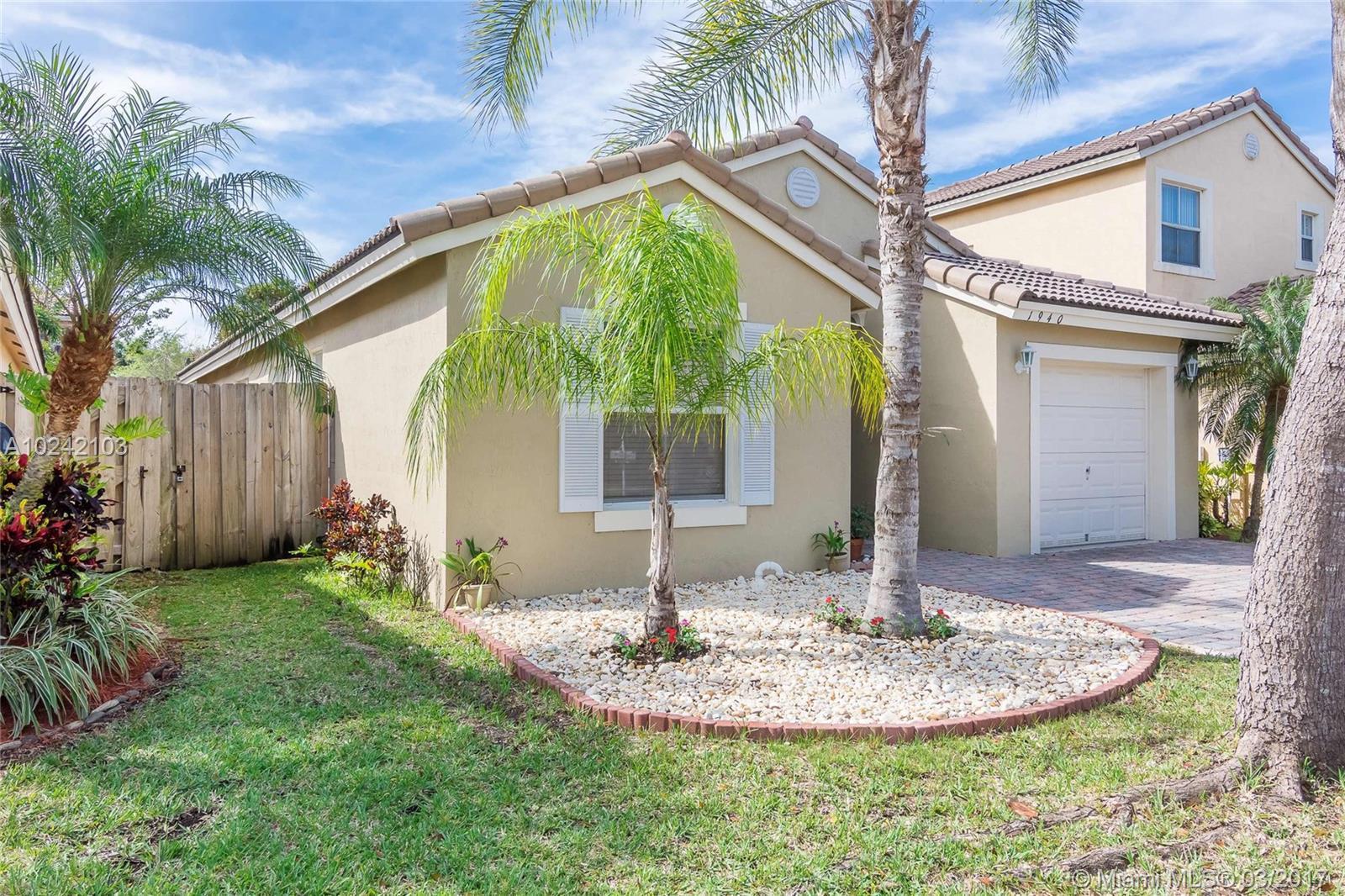 1940 Southeast 14th Court Homestead, FL 33035 - Photo 2 of 30