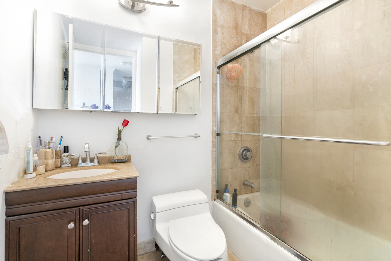 350 West 50th Street, Unit 22C Manhattan, NY 10019 - Photo 8 of 13