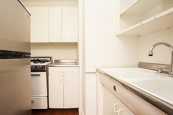 233 East 70th Street, Unit 3V Manhattan, NY 10021 - Photo 5 of 6