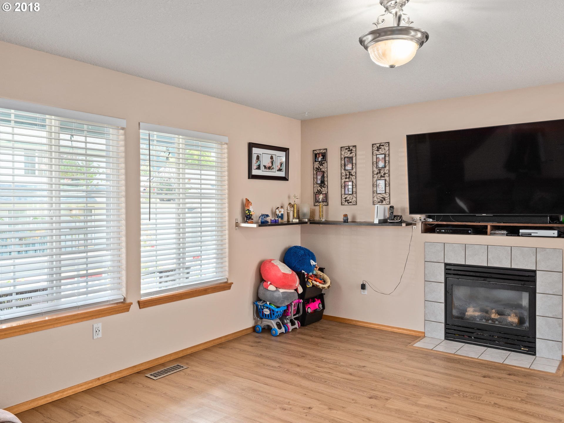 1115 Southwest Ivory Loop Gresham, OR 97080 - Photo 5 of 25
