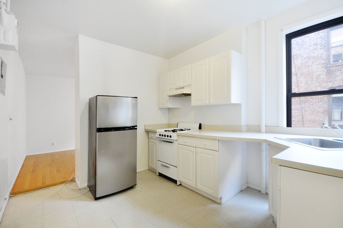 339 East 94th Street, Unit 3A Manhattan, NY 10128 - Photo 4 of 6