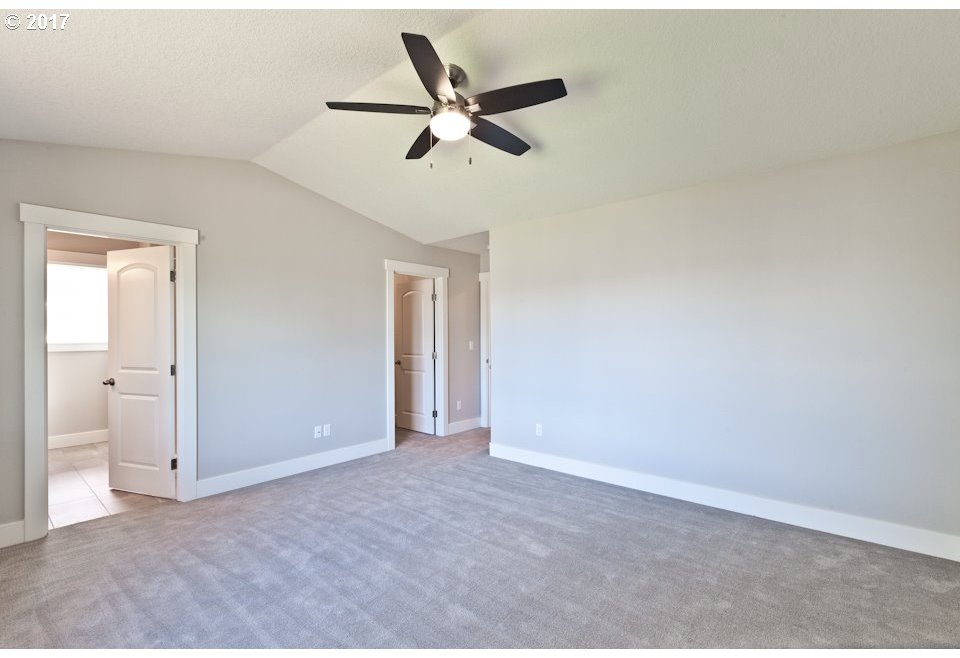 20186 Southwest Kinnaman Road Beaverton, OR 97078 - Photo 23 of 29 Gallery Image 23