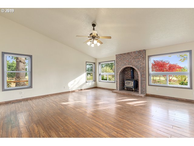 21110 South Ridgeway Lane Oregon City, OR 97045 - Photo 12 of 31