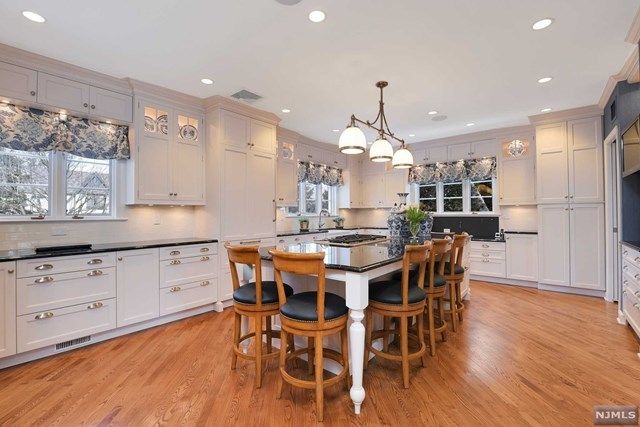 501 Knollwood Road Ridgewood, NJ 07450 - Photo 12 of 23