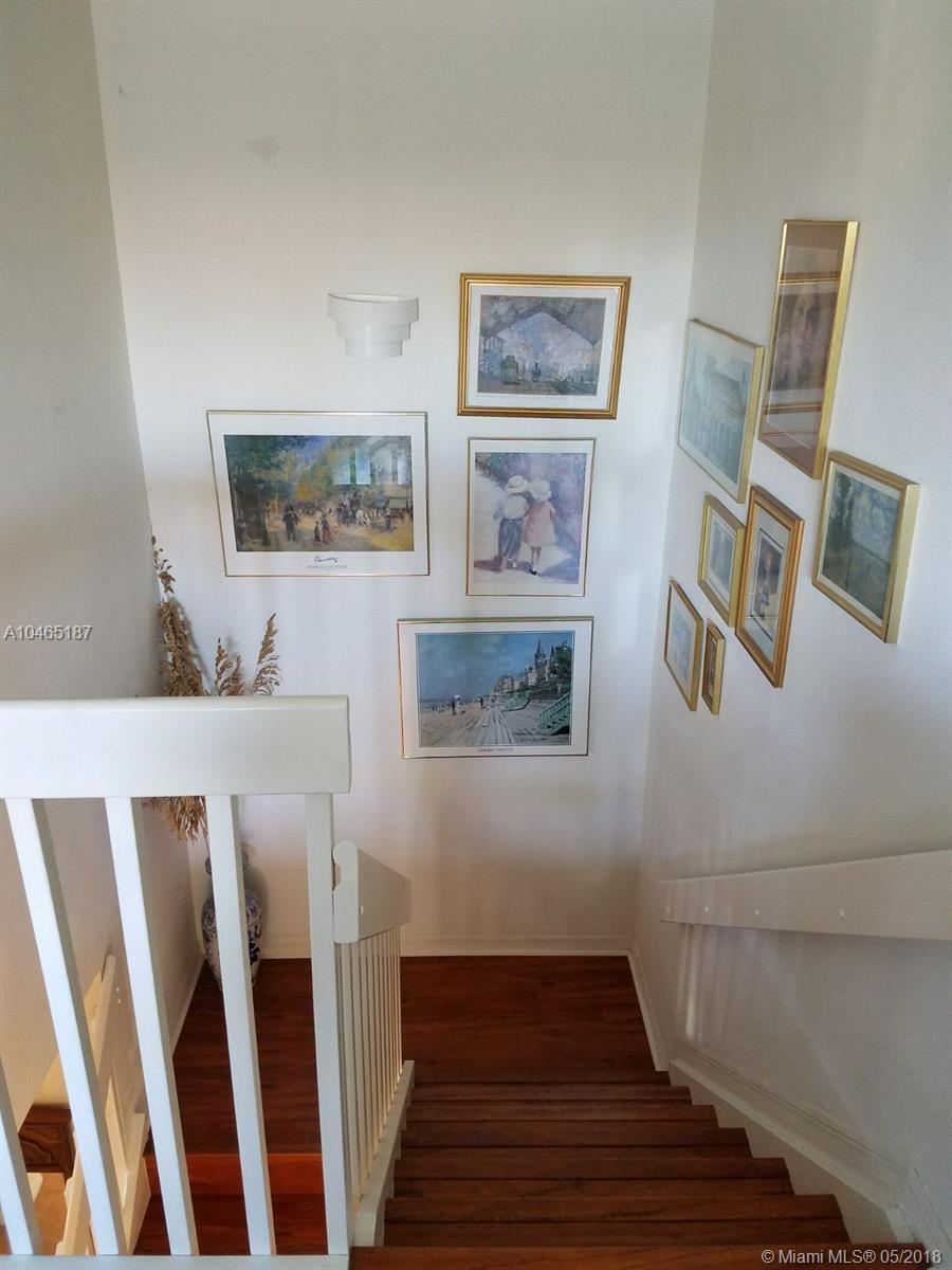 7404 Southwest 162nd Place Miami, FL 33193 - Photo 12 of 49 Gallery Image 12