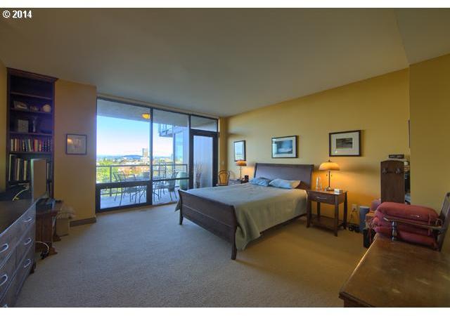 2448 Northwest Westover Road, Unit 201 Portland, OR 97210 - Photo 7 of 16 Gallery Image 7