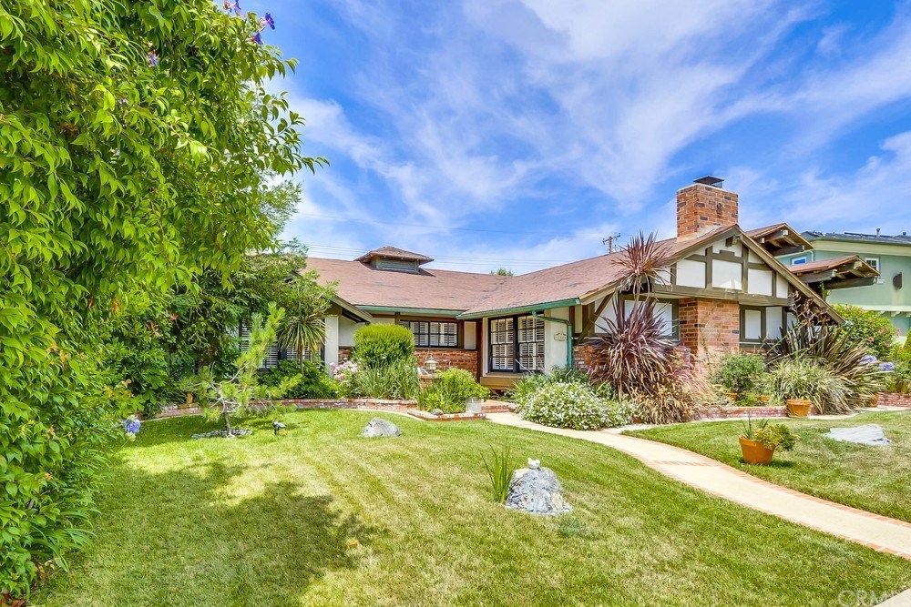 11801 Montecito Road Rossmoor, CA 90720 - Photo 2 of 26