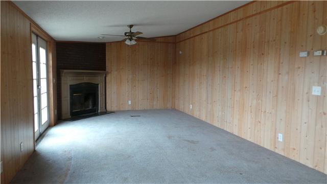 16 Jim Lyle Road Cumberland City, TN 37050 - Photo 2 of 12 Living Room