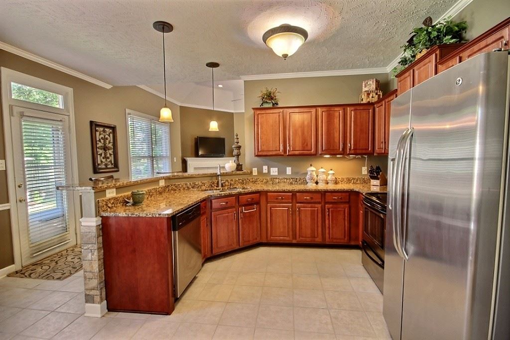 552 Hughes Road Collierville, TN 38017 - Photo 6 of 24 Granite countertops, stainless appliances