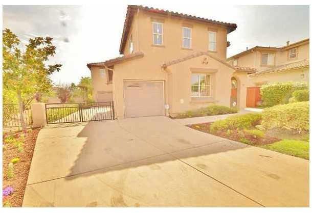 1047 Greenway Road Oceanside, CA 92057 - Photo 2 of 25 Gallery Image 2