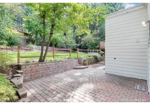 12030 Southwest Lesser Road Portland, OR 97219 - Photo 12 of 16 Gallery Image 12