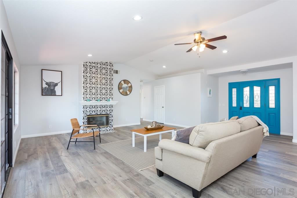 1802 Canyon Heights Road Fallbrook, CA 92028 - Photo 3 of 25
