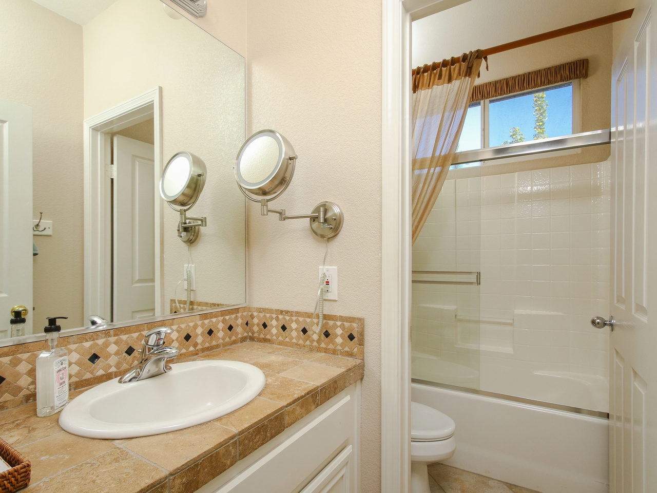 1533 Brookside Court San Marcos, CA 92078 - Photo 14 of 22