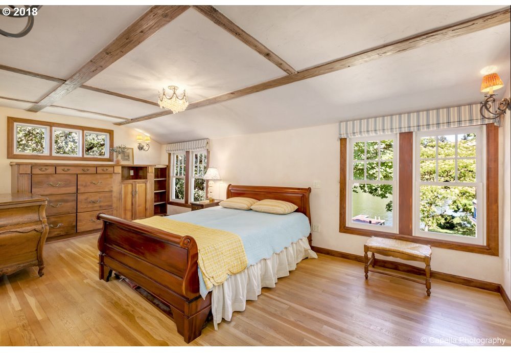 939 Lake Front Road Lake Oswego, OR 97034 - Photo 9 of 31 Gallery Image 9