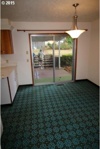 6918 Southeast Deardorff Road Portland, OR 97236 - Photo 3 of 14 Gallery Image 3