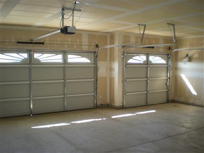 11612 Presidential Road Bakersfield, CA 93312 - Photo 15 of 20 spacious 3 car garage