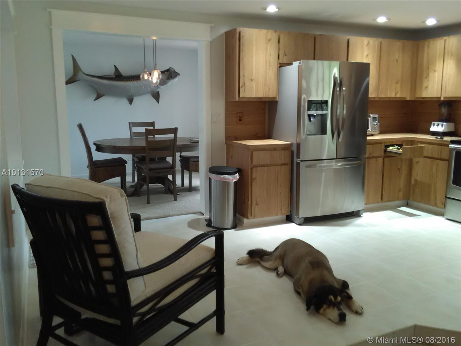 8421 Southwest 28th Street Davie, FL 33328 - Photo 9 of 34