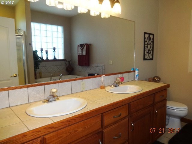 761 Page Road Winchester, OR 97495 - Photo 29 of 31 Gallery Image 29