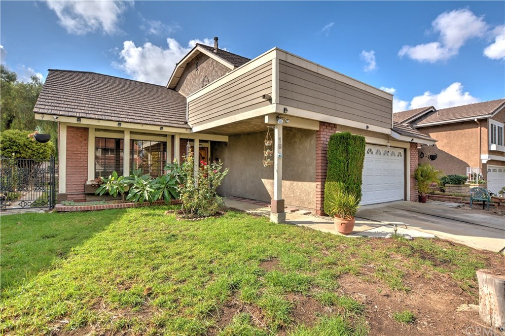 19 Deer Creek Road Phillips Ranch, CA 91766 - Photo 4 of 42