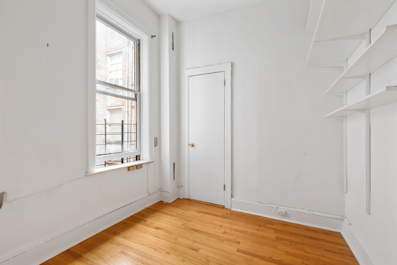 50 East 96th Street, Unit 5A Manhattan, NY 10128 - Photo 5 of 8