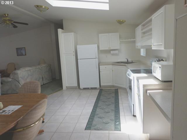 208 Timber Lane Wamic, OR 97063 - Photo 7 of 15
