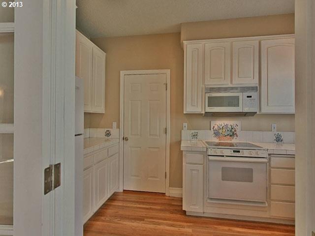 9907 Northwest Abbey Road Portland, OR 97229 - Photo 12 of 16 Gallery Image 12