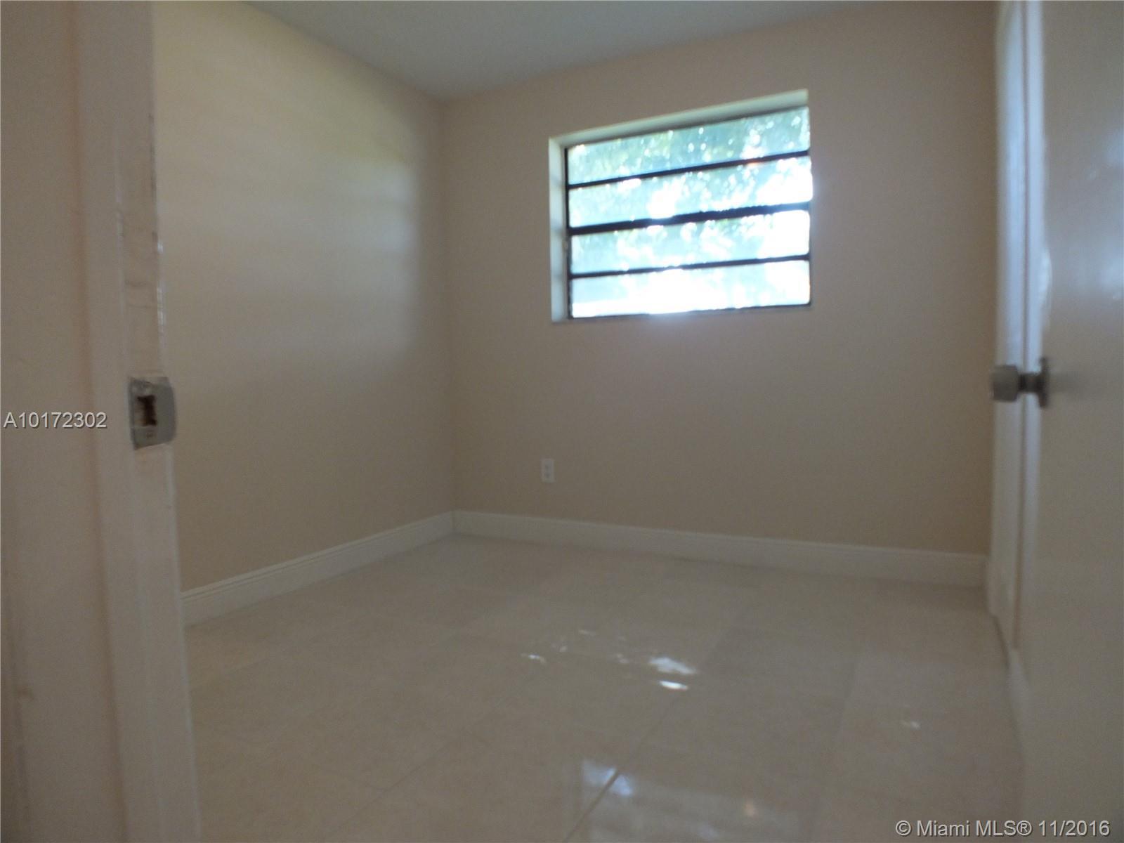 10801 Perry Drive Miami, FL 33176 - Photo 7 of 12