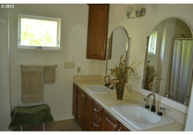 931 Southwest Monda Road Stevenson, WA 98648 - Photo 11 of 16 Gallery Image 11