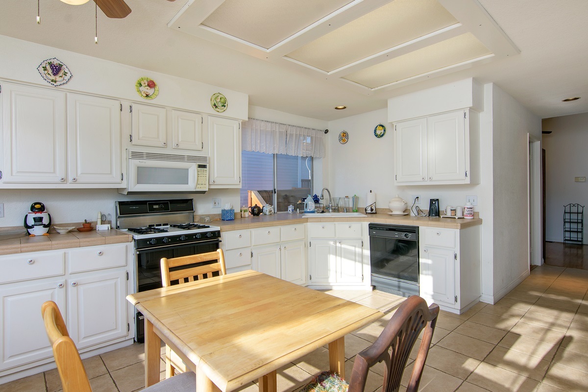 1113 Cottontail Road Vista, CA 92081 - Photo 7 of 25 Gallery Image 7