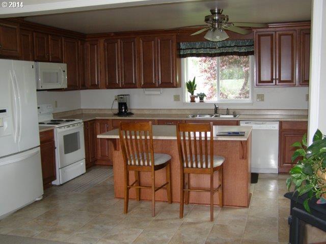 292 Labrie Road Roseburg, OR 97471 - Photo 7 of 15 Gallery Image 7