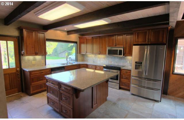 2611 South Myrtle Road Myrtle Creek, OR 97457 - Photo 4 of 16 Gallery Image 4