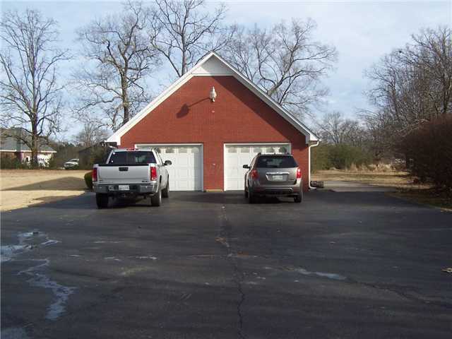 2590 Cravens Road Savannah, TN 38372 - Photo 12 of 25 Gallery Image 12