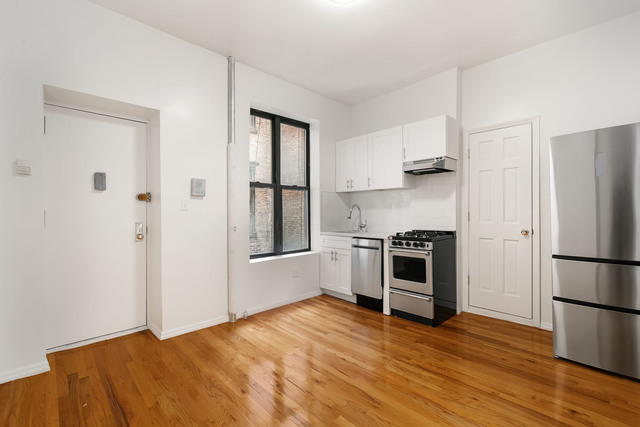 274 Mott Street, Unit ONEE Manhattan, NY 10012 - Photo 2 of 5