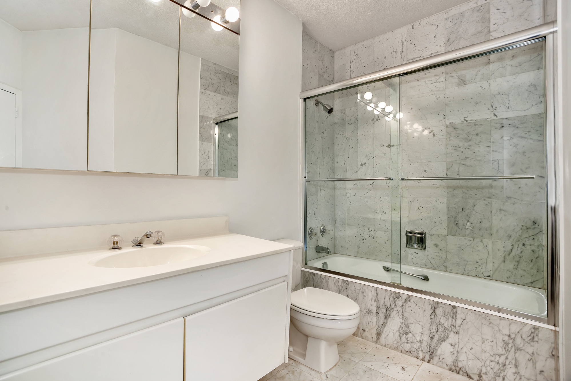 380 Rector Place, Unit 20J Manhattan, NY 10280 - Photo 5 of 11